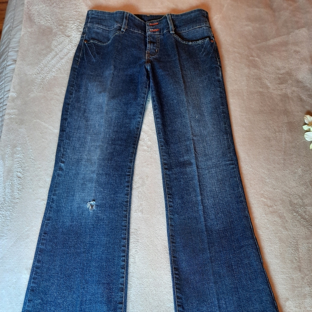 BLUEJEANIOUS JEANS.